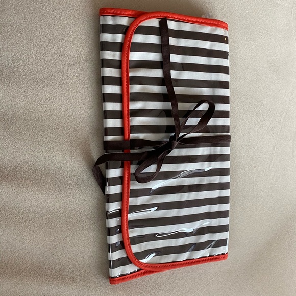 COPY - Henri Bendel cosmetic case - Picture 2 of 3